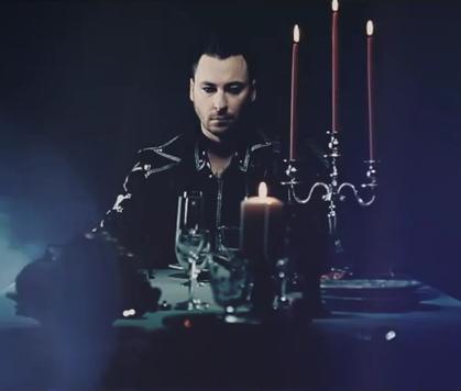 Stoneman – Der rote Vorhang