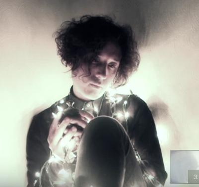 Astari Nite Feature Song in Kinofilm