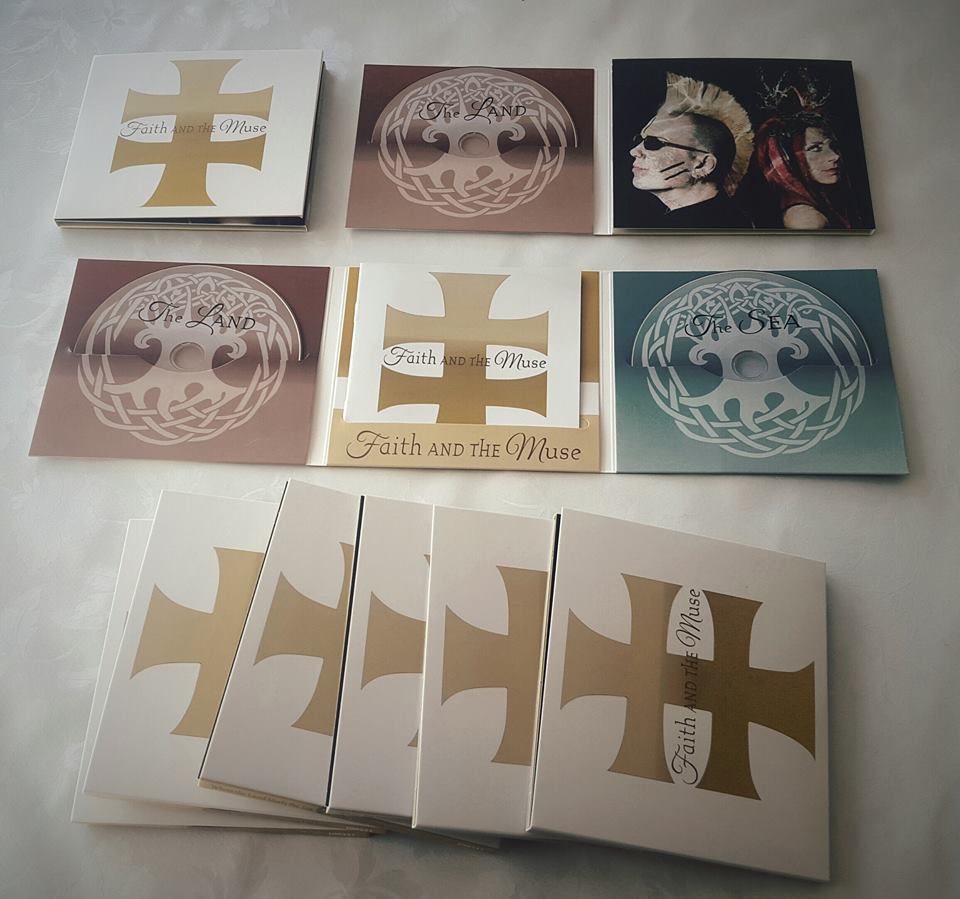 Faith and the Muse endlich da!